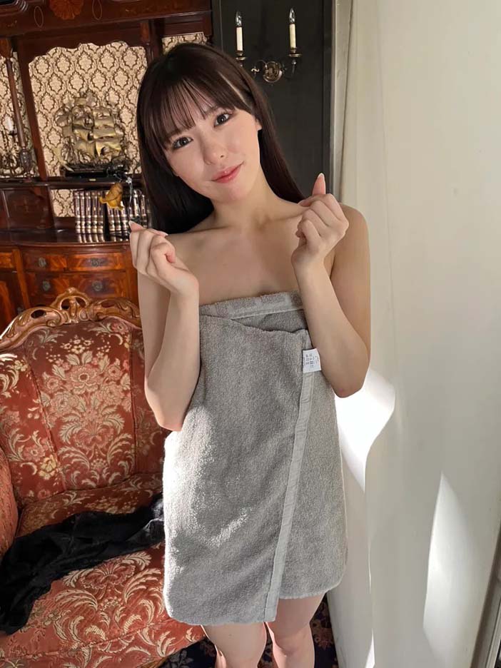 เร คุโรชิมะ นางฟ้าน้องใหม่ แห่ง AV ญี่ปุ่น ที่เพิ่งเดบิวต์กลางปีที่ผ่านมา หุ่นทรมานใจชายอีกคน