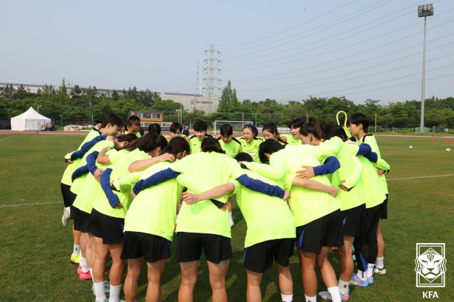 '2023 월드컵 0-2 패배' 설욕전...여자축구 신상우호, 콜롬비아와 홈에서 재대결