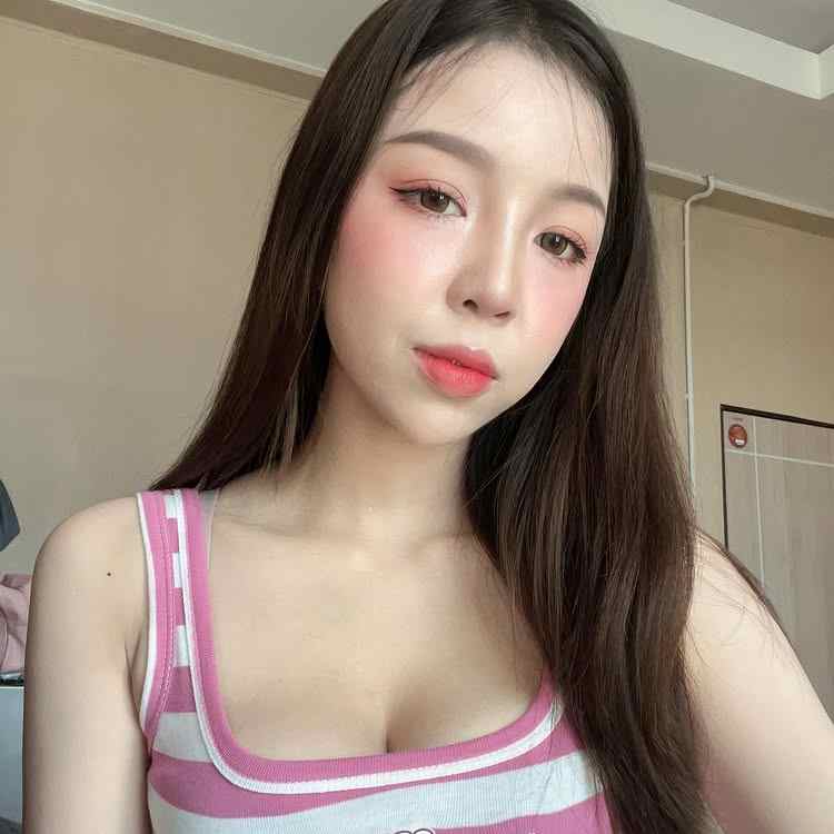 น้องนก สุขธิดา นักศึกษา ม.กรุงเทพ ธนบุรี สาวฮอตจริงๆ!!!