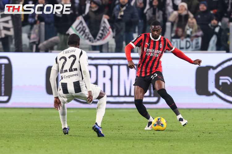 ​สเปอร์สยังคงให้ความสนใจในตัวโทโมรี อนาคตของนักเตะกับมิลานยังไม่แน่นอน