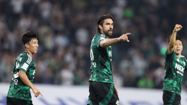 전북, 수원FC에 '0-2→3-2' 역전승…15경기 무패