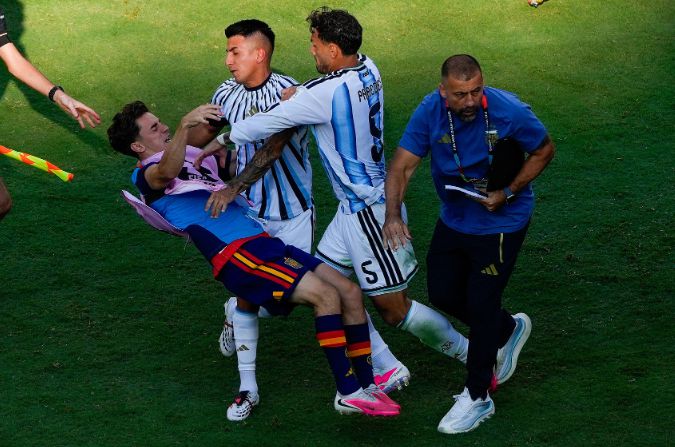 Xô xát sau chung kết World Cup! FIFA mở điều tra: 3 người Argentina bị cáo buộc bạo lực