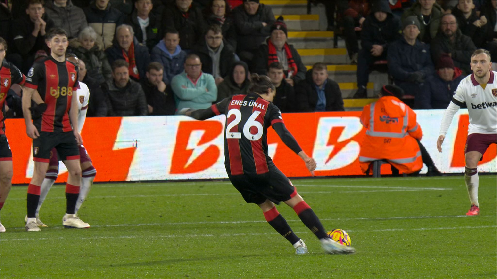 Bournemouth and West Ham Share Spoils in Thrilling Draw