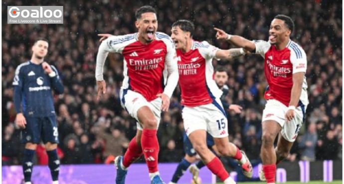 Man United Shows Improvement Despite Loss, Arsenal Closes Gap on Liverpool