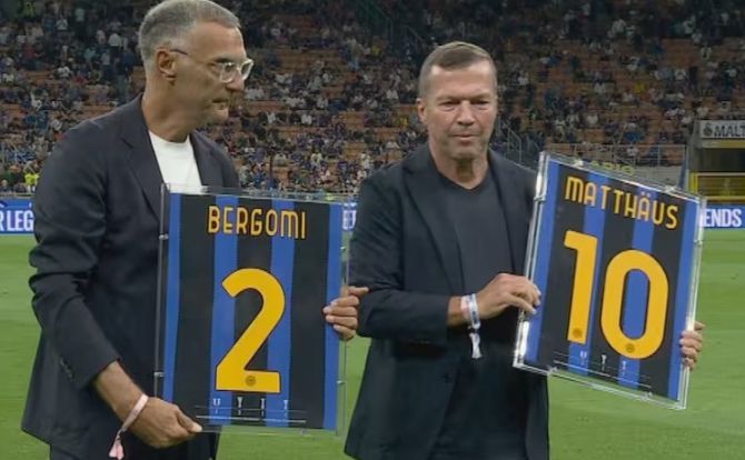 Huyền thoại áo số 2 và số 10! Inter tặng áo đấu cho Bergomi và Matthäus trước trận đấu