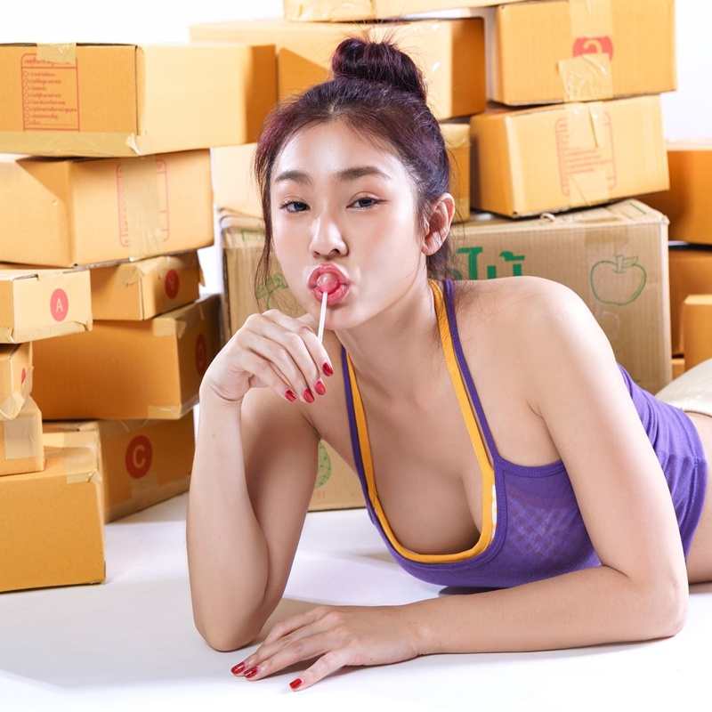 ส่องความแซ่บ นุชโนห์ นุชธนิชา สาววิศวะคอมจาก สงคราม ส่งด่วน
