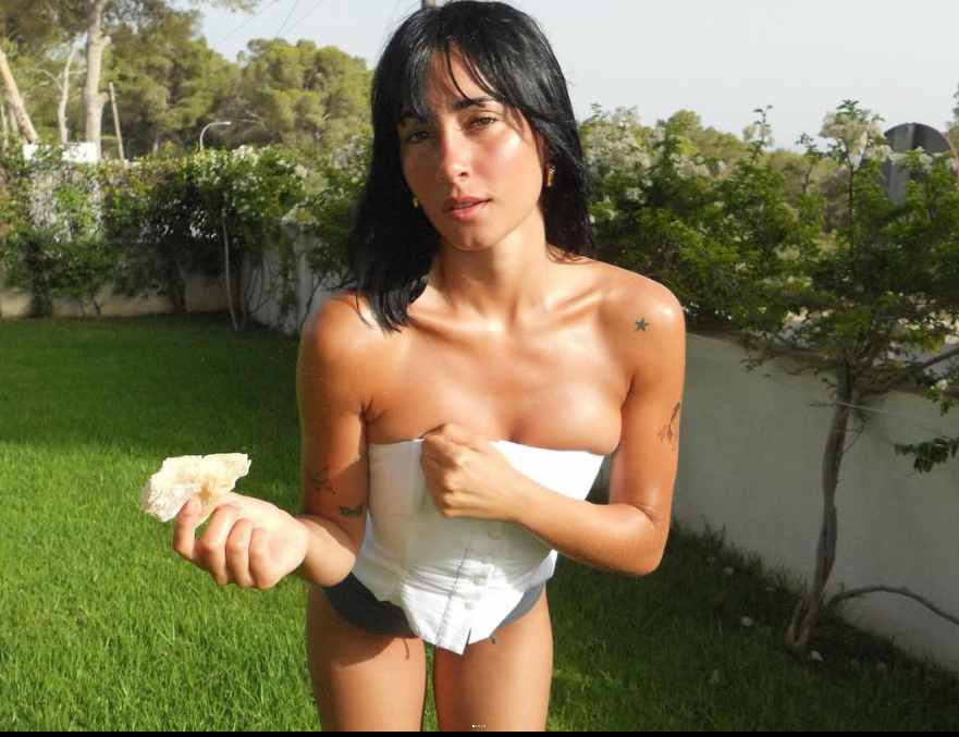 นักร้องสาวขอเบลลิงแฮมออกเดท แต่เขากลับกลัวและปฏิเสธ