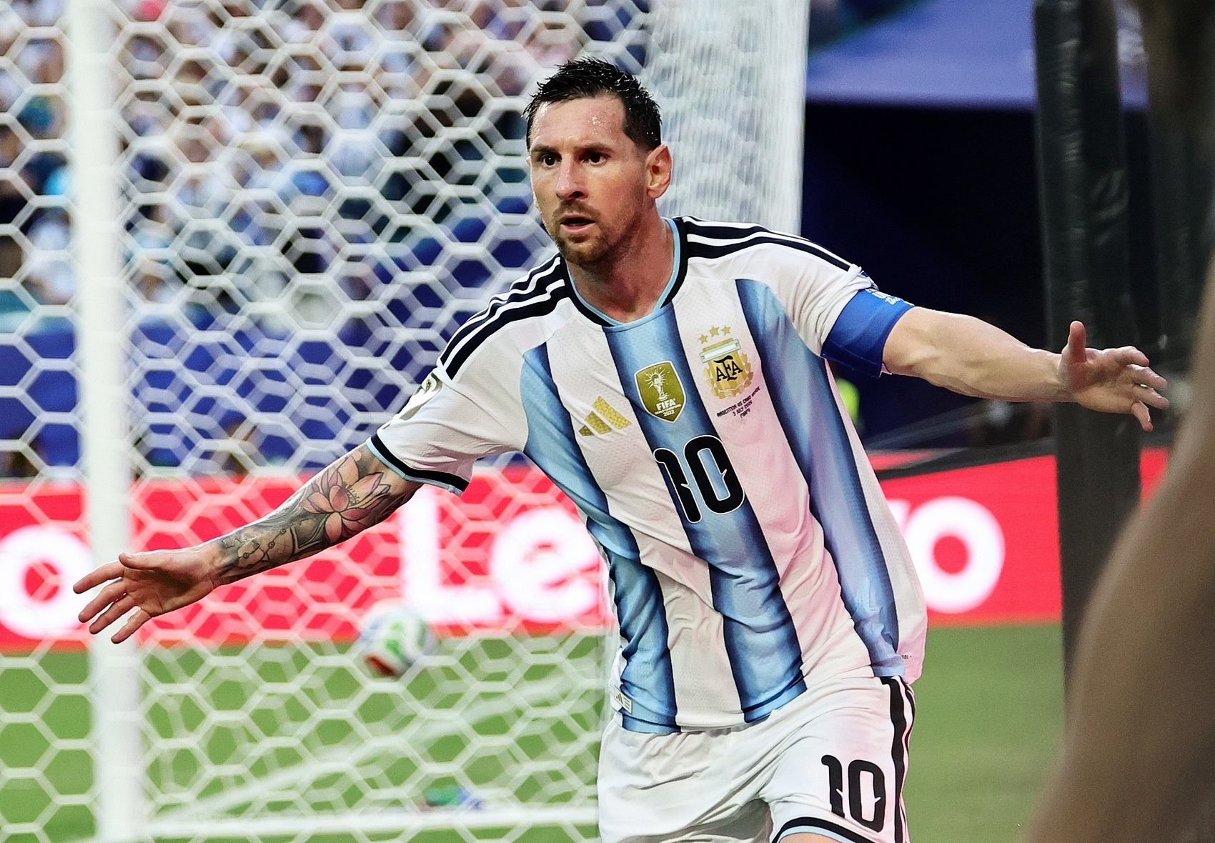Wright ca ngợi bàn thắng của Messi: 