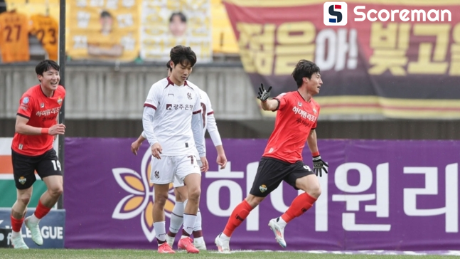 강원FC, 광주 누르고 3연패 탈출...'최병찬 결승골'