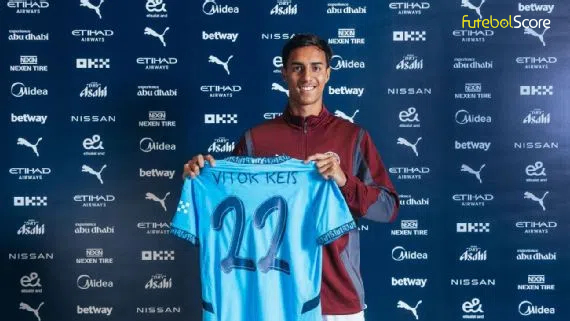 Manchester City anuncia a contratação do zagueiro Vitor Reyes do Palmeiras por R$ 220 milhões