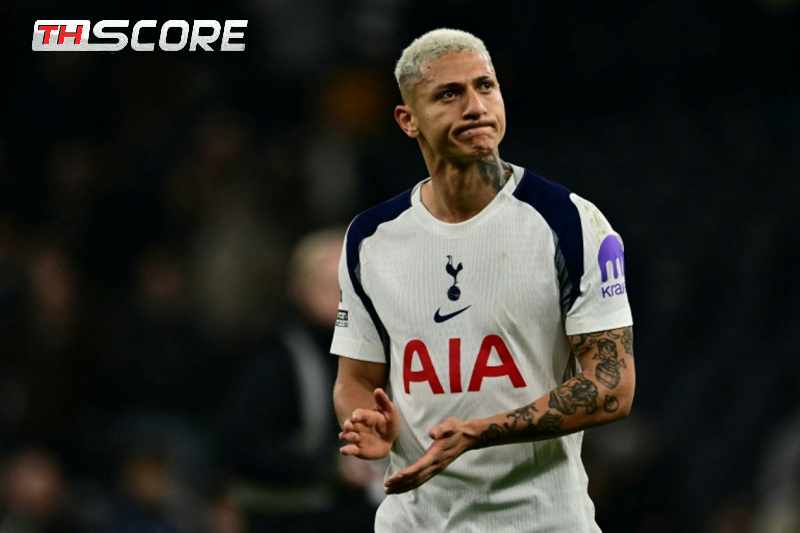 ​สเปอร์สดิ้นรนหนีตกชั้น อาร์เซนอลเตรียมผงาดคว้าแชมป์ลีก